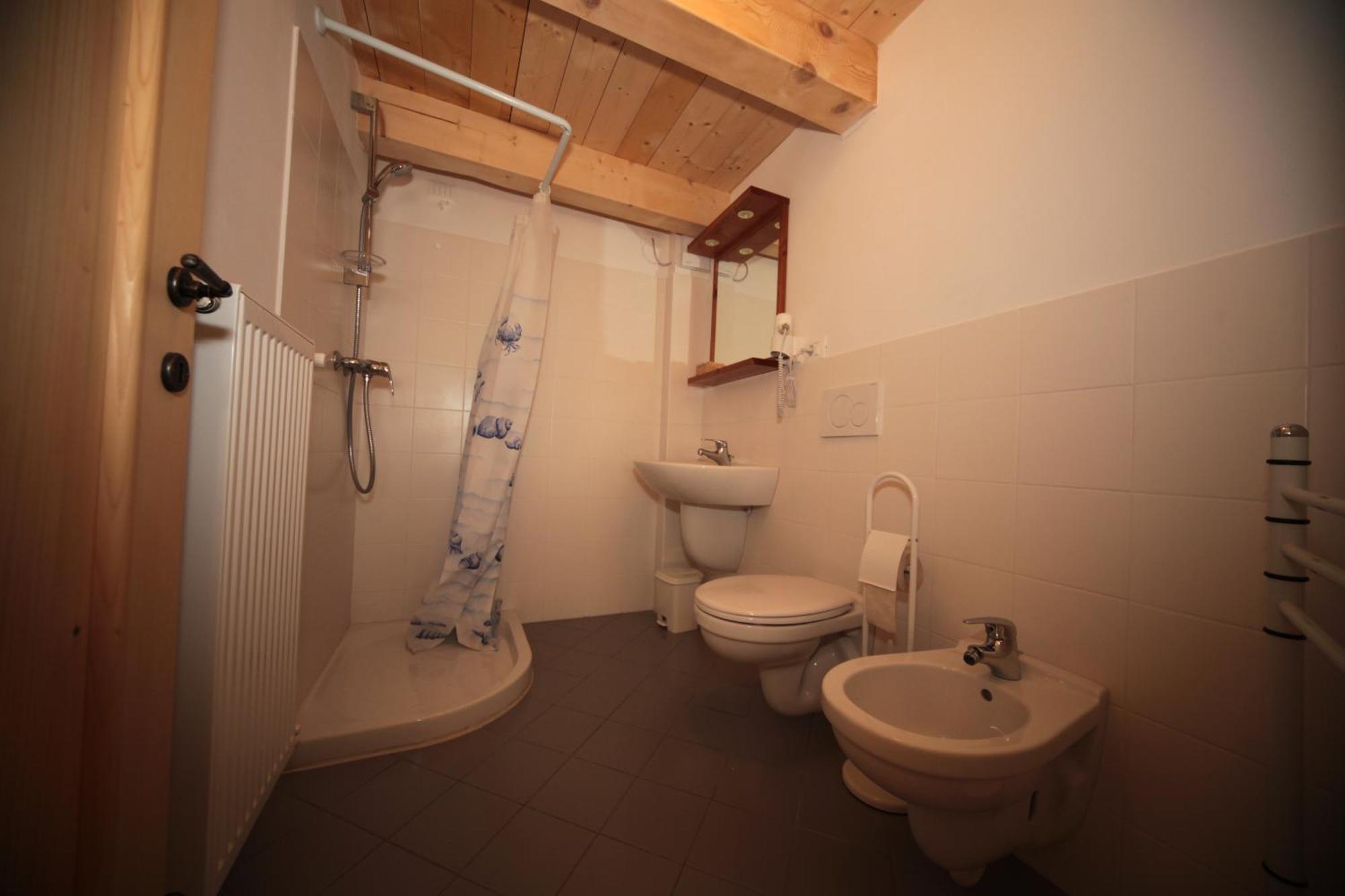 Albergo Diffuso Valcellina E Val Vajont In Erto חדר תמונה